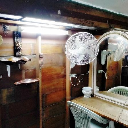 Ray Nu Guest House Аюттхая Экстерьер фото