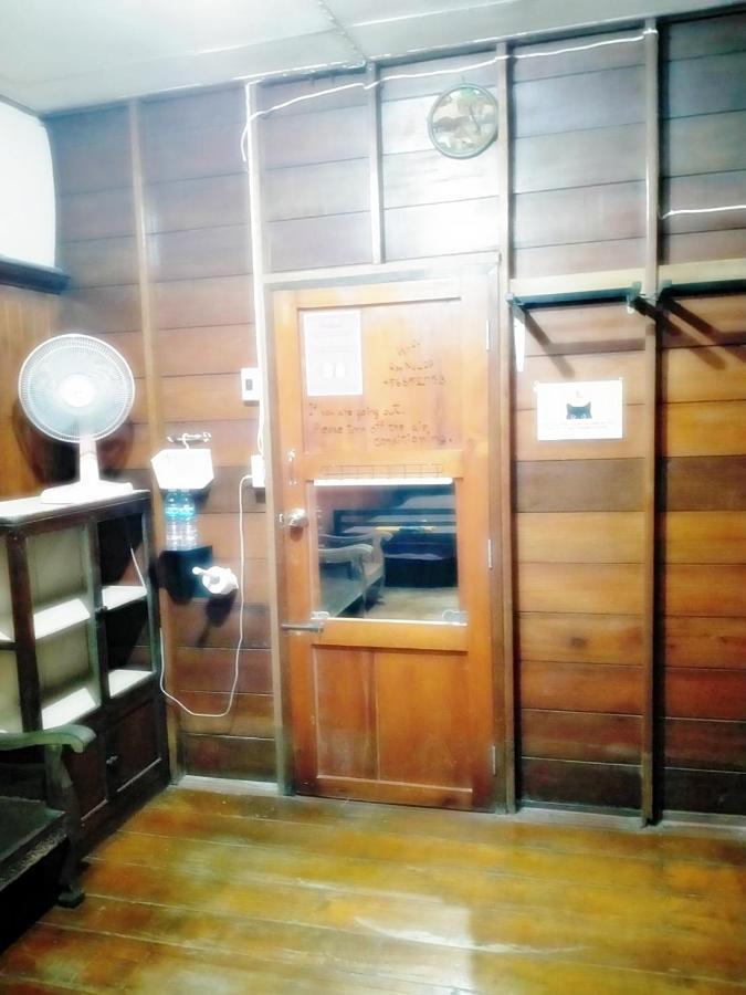 Ray Nu Guest House Аюттхая Экстерьер фото
