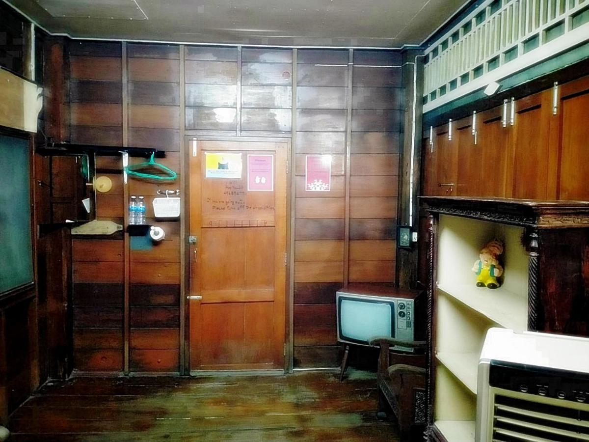 Ray Nu Guest House Аюттхая Экстерьер фото