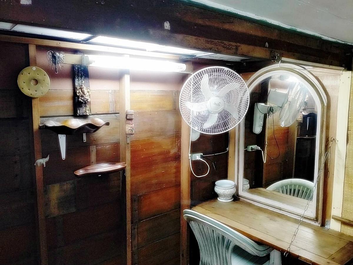 Ray Nu Guest House Аюттхая Экстерьер фото