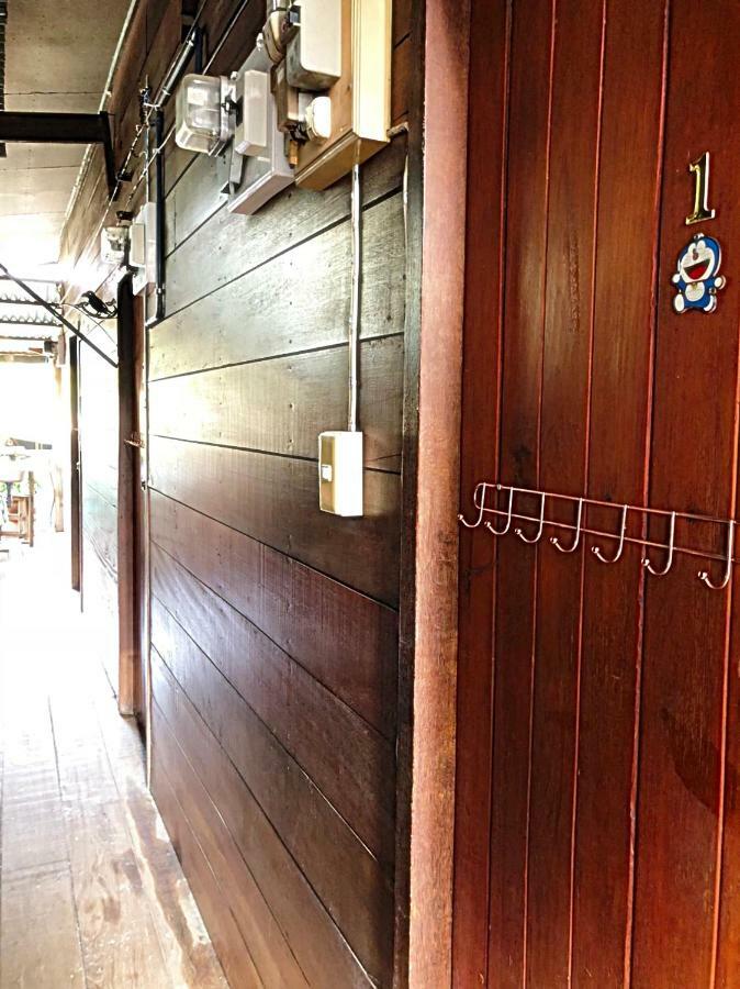 Ray Nu Guest House Аюттхая Экстерьер фото