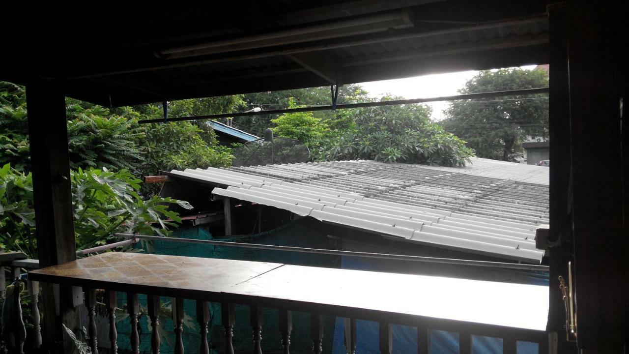 Ray Nu Guest House Аюттхая Экстерьер фото