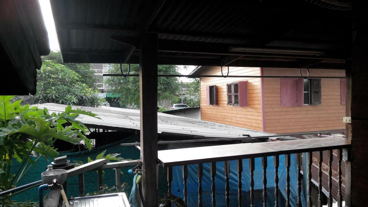 Ray Nu Guest House Аюттхая Экстерьер фото