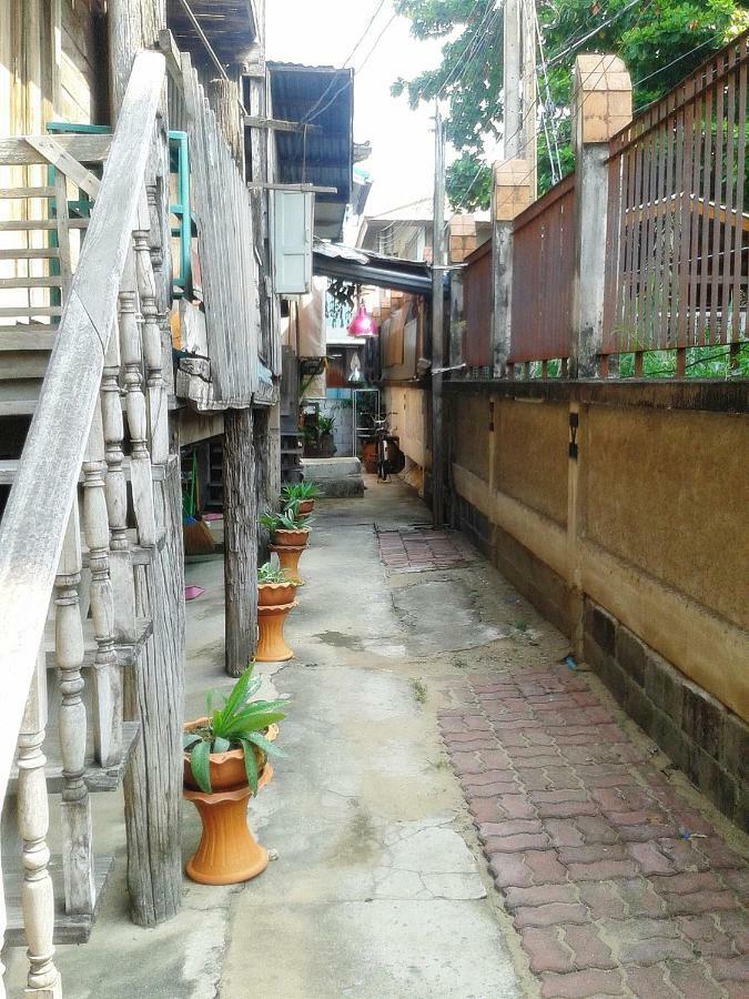 Ray Nu Guest House Аюттхая Экстерьер фото